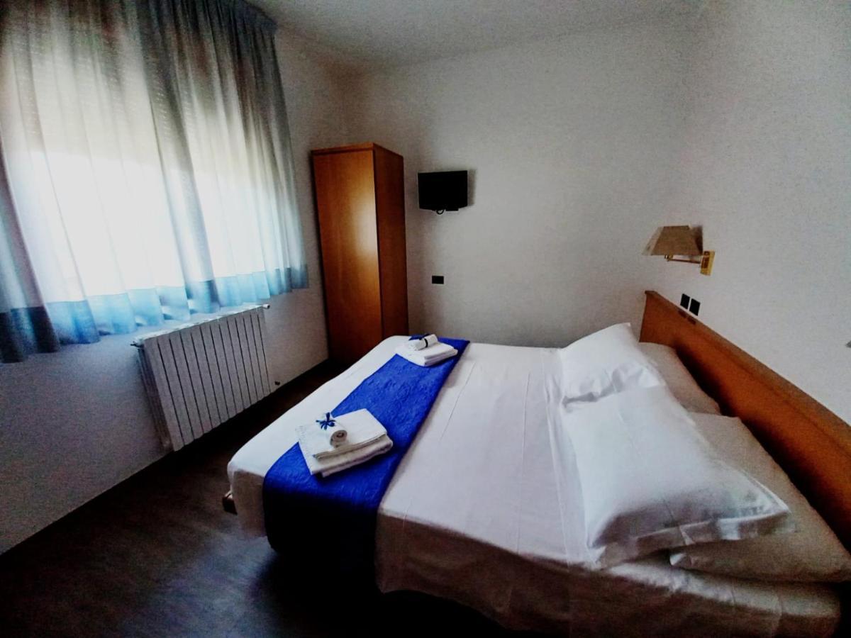 La Ruota Hotel Morbegno Luaran gambar