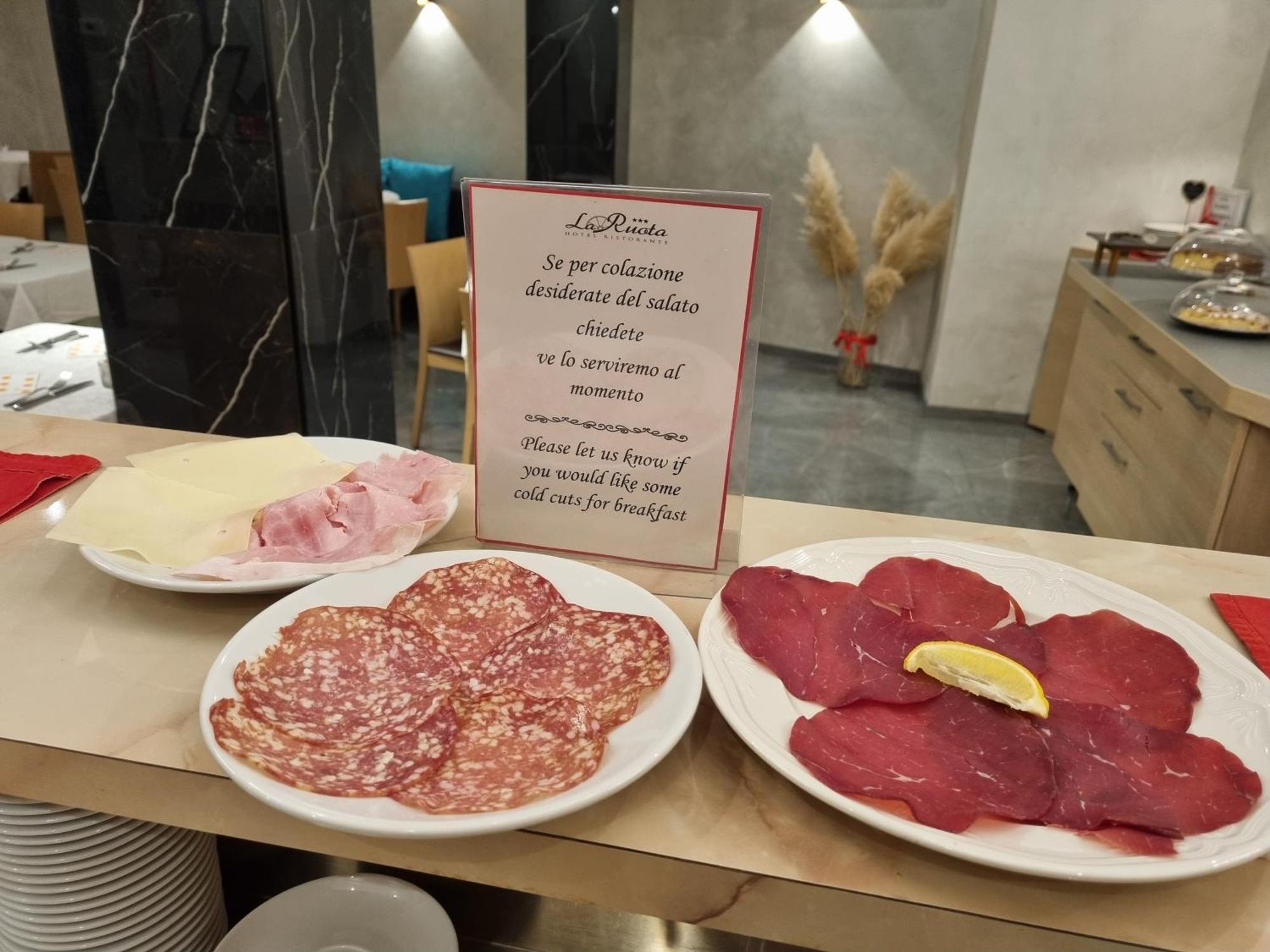 La Ruota Hotel Morbegno Luaran gambar