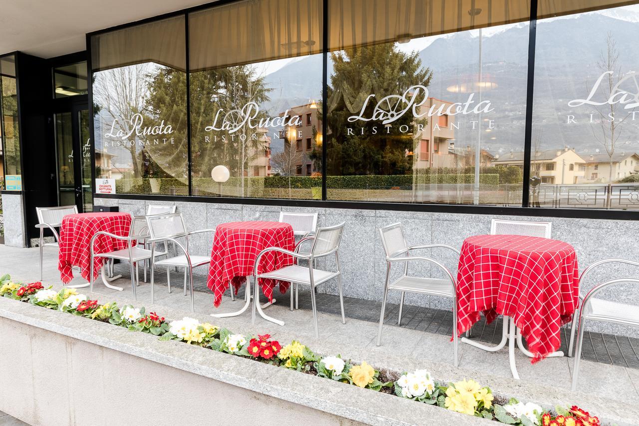 La Ruota Hotel Morbegno Luaran gambar