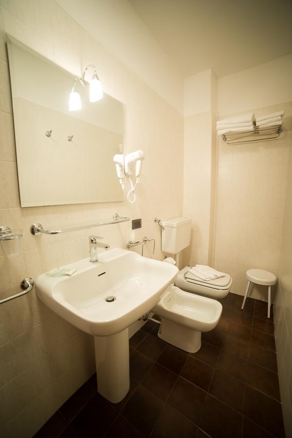 La Ruota Hotel Morbegno Luaran gambar
