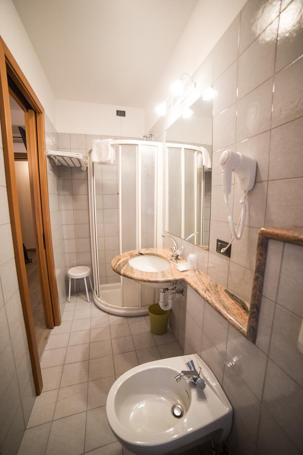 La Ruota Hotel Morbegno Luaran gambar