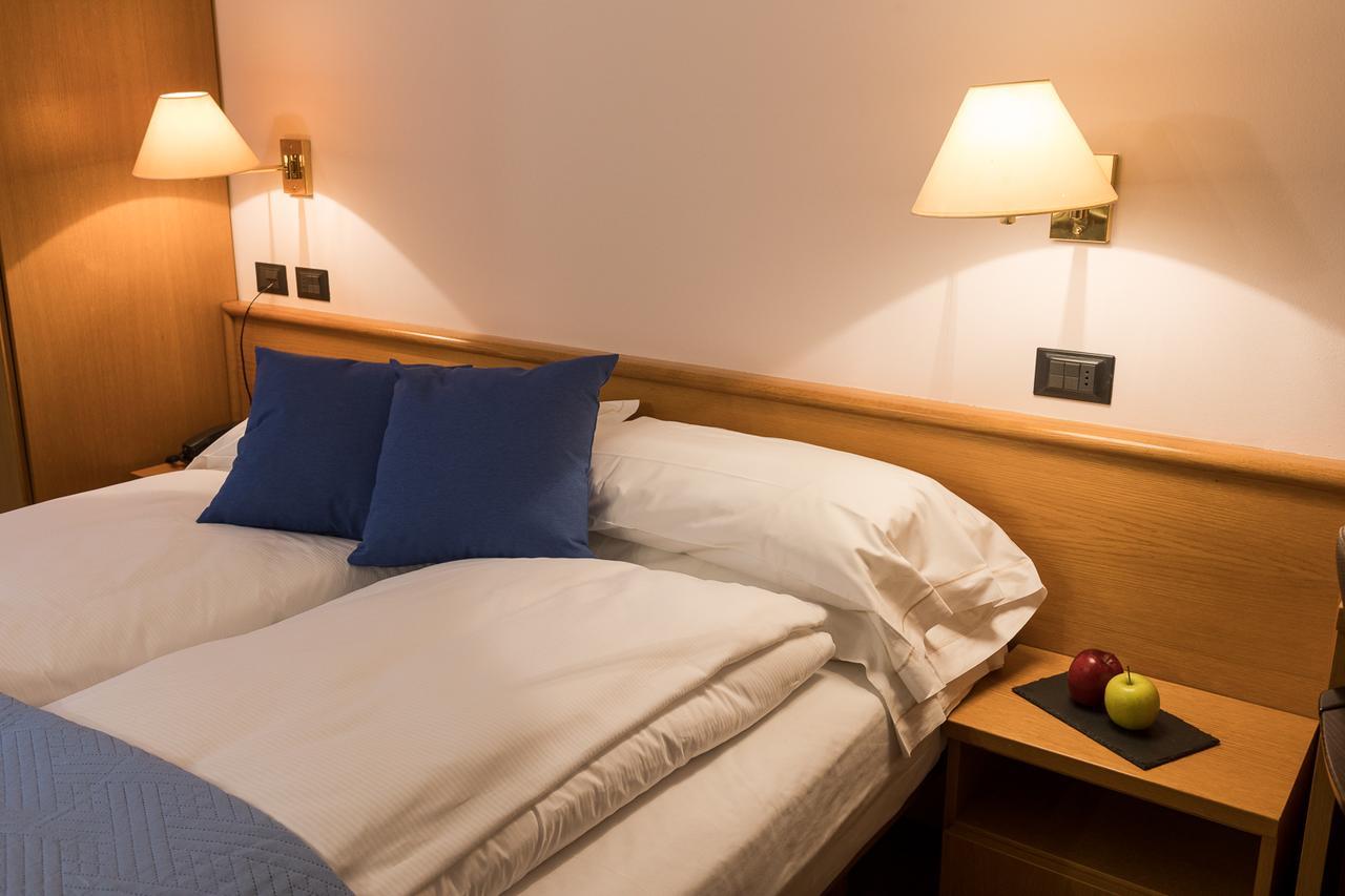 La Ruota Hotel Morbegno Luaran gambar