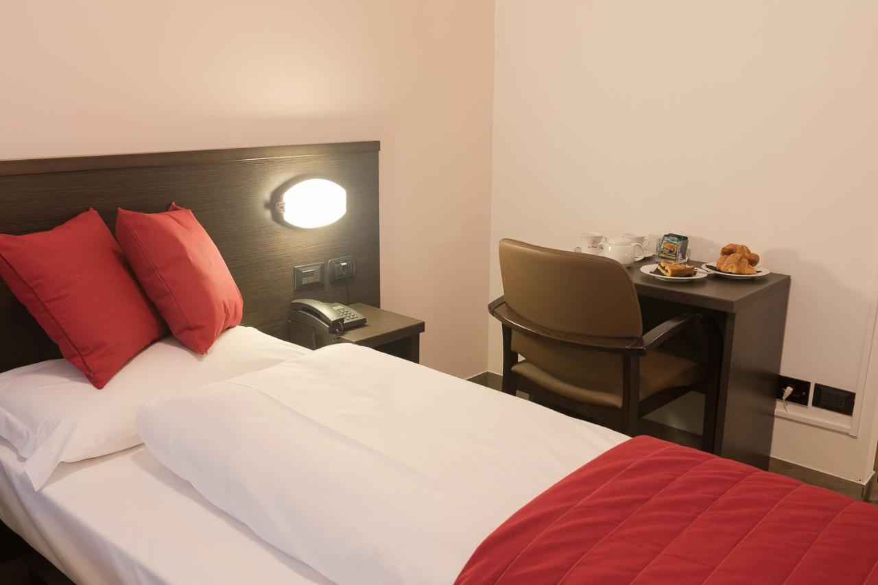 La Ruota Hotel Morbegno Luaran gambar